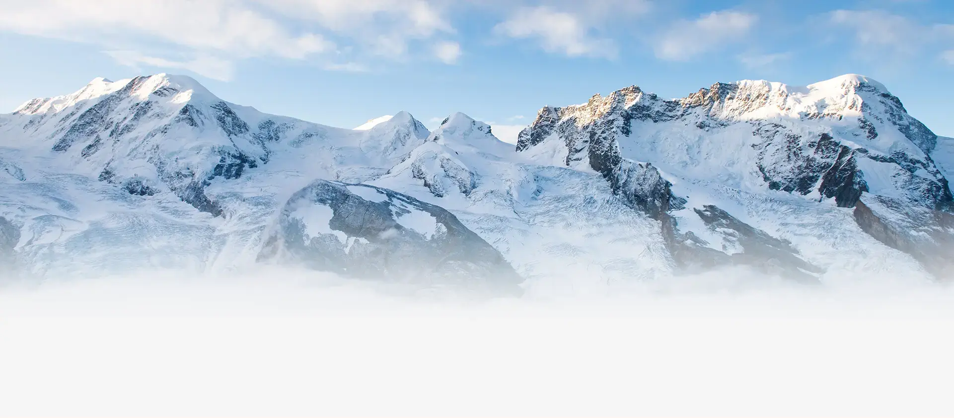 Hegyek látképe háttérként a BRUBECK kapcsolat oldalán, outdoor és túrázás inspiráció