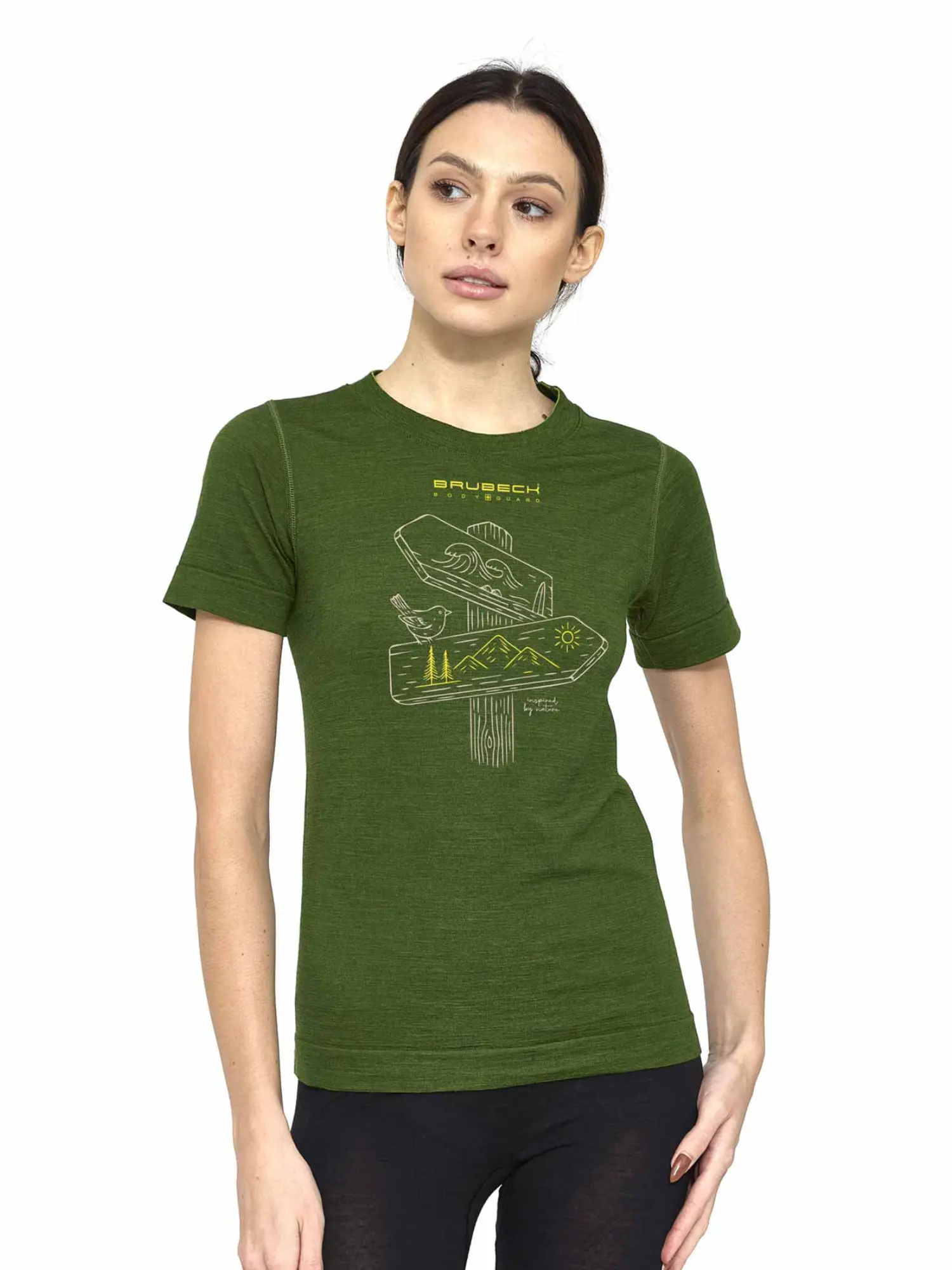 BRUBECK Outdoor Wool Pro női merinó gyapjú túrapóló zöld színben modellen, elölről – légáteresztő, könnyű outdoor felső túrázáshoz