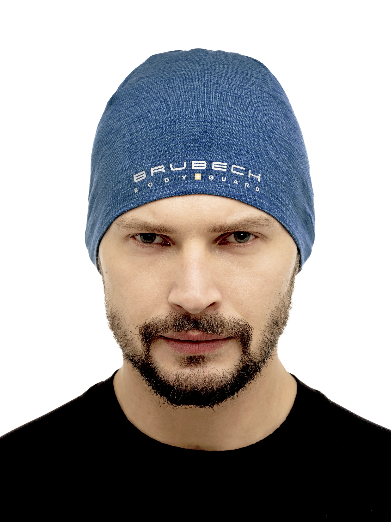 Kék uniszex merinó gyapjú sapka férfi modellen, sportoláshoz